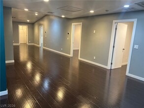 811 E Oakey Blvd in Las Vegas, NV - Building Photo - Building Photo