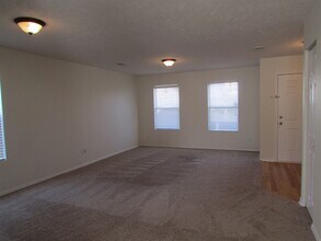 2651 Sutherland Dr in Spring Hill, TN - Building Photo - Building Photo