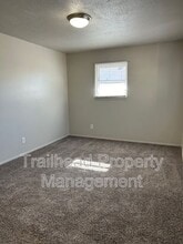 3327 S Oxford Ave in Independence, MO - Building Photo - Building Photo