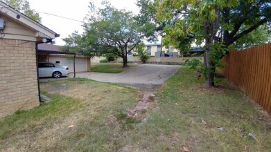 1202 Capetown Dr in Grand Prairie, TX - Building Photo - Building Photo