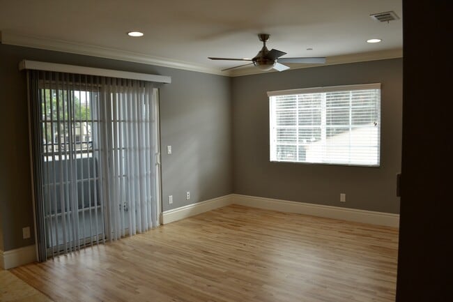 property at 7152 Fulton St