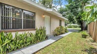 619 2nd Ave NE in Largo, FL - Building Photo - Building Photo
