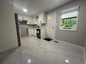 20809 117 Av in Maple Ridge, BC - Building Photo - Building Photo
