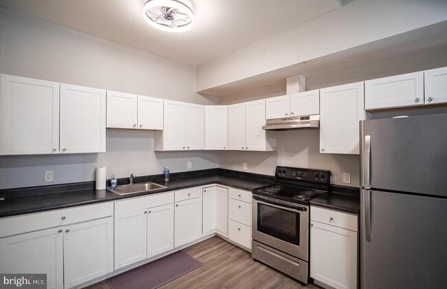 property at 419 Woodward St