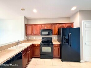 8128 Summerside Cir in Jacksonville, FL - Building Photo - Building Photo