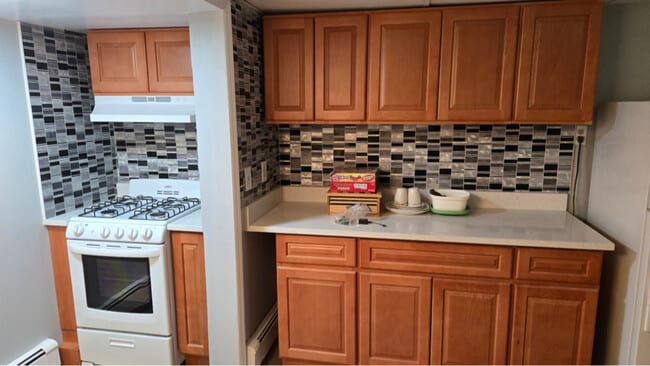 32 Jefferson St in Nutley, NJ - Building Photo - Building Photo