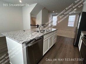 965 Steamboat Dr in Cincinnati, OH - Building Photo - Building Photo