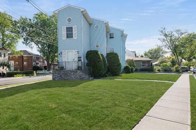 59 Burnet Ave