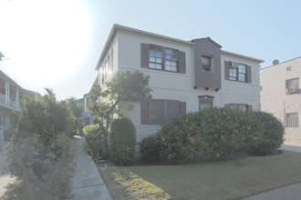 838 N Sweetzer Ave in West Hollywood, CA - Building Photo - Building Photo