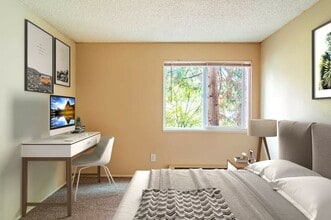 Bennett Properties Inc. DBA Villa Bonita in Kirkland, WA - Building Photo - Building Photo