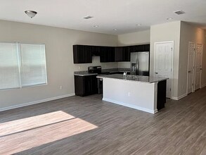 740 Talking Tree Dr in Jacksonville, FL - Building Photo - Building Photo