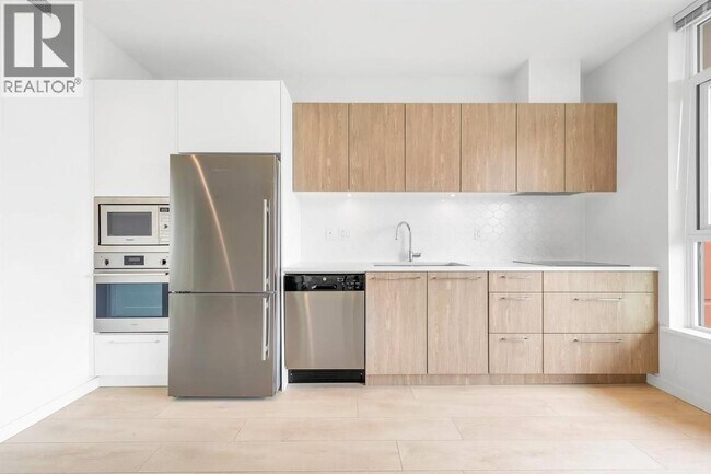 691 North Rd in Coquitlam, BC - Building Photo - Building Photo