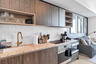 601 NE 1st Ave, Unit 4907 in Miami, FL - Building Photo - Building Photo