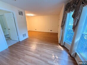 744 Pepperidge Rd in Mahwah, NJ - Building Photo - Building Photo