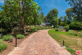 9305 Hazen Dr in Beverly Hills, CA - Building Photo - Building Photo