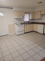 500 E Washington St in De Soto, IL - Building Photo