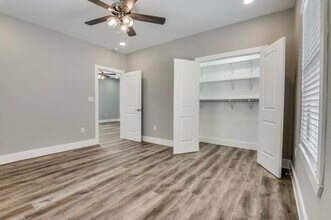 313 N Llewellyn Ave in Dallas, TX - Building Photo - Building Photo