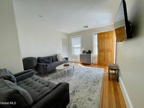 130 Woodlawn Ave in Saratoga Springs, NY - Building Photo - Building Photo