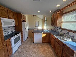 44 Birchwood Rd-Unit -B in Seymour, CT - Building Photo - Building Photo