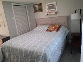 34G Miriam St, Unit Studio for rent in Stock Island, FL - Foto de edificio - Building Photo