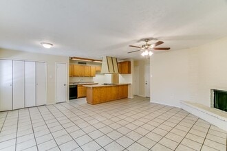 14507 Flair Dr in Houston, TX - Building Photo - Building Photo
