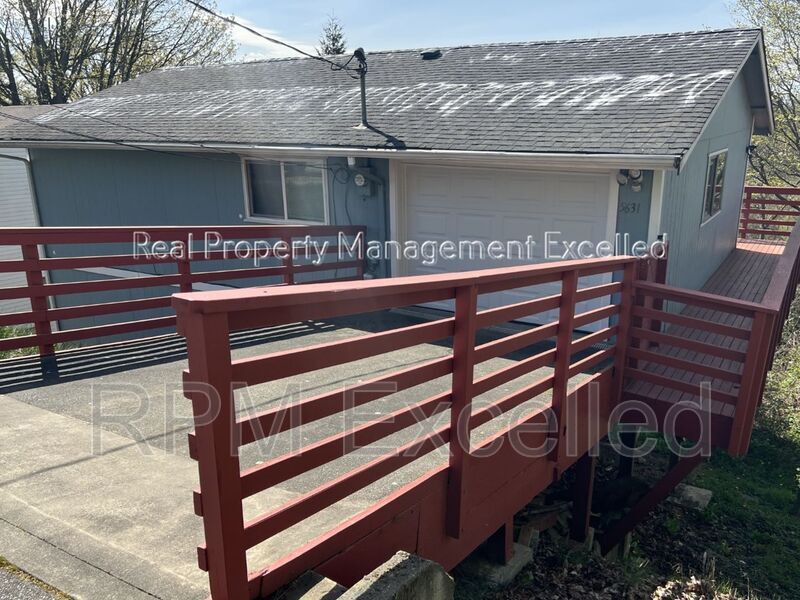 5631 16th Ave SW in Seattle, WA - Building Photo