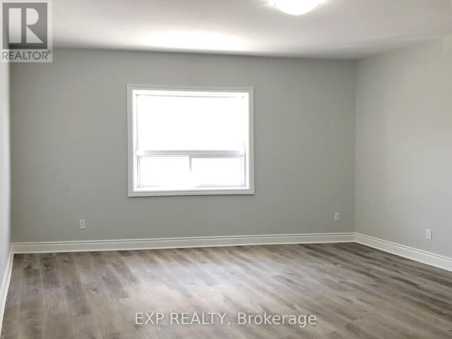 property at 2798 Dundas St W