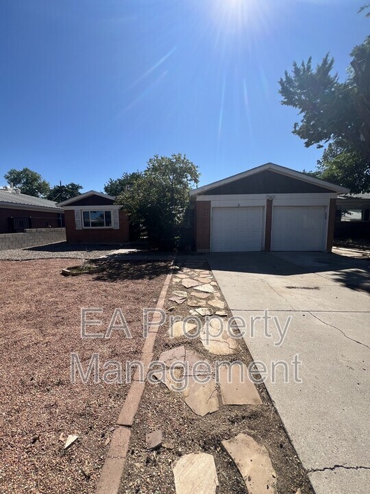 2724 Tennessee St NE in Albuquerque, NM - Building Photo
