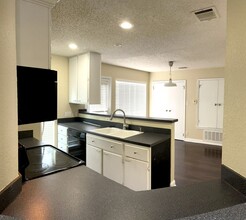 12010 Grey Fawn Path in Austin, TX - Building Photo - Building Photo