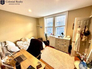 76 Egmont St in Brookline, MA - Building Photo - Building Photo