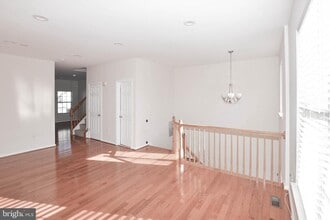 2457 Rolling Plains Dr in Herndon, VA - Building Photo - Building Photo