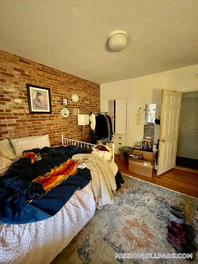 880 Huntington Ave