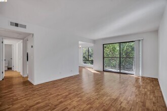 490 N Civic Dr in Walnut Creek, CA - Building Photo - Building Photo