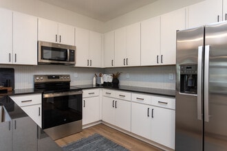 Evolve at Lake Norman in Mooresville, NC - Foto de edificio - Interior Photo