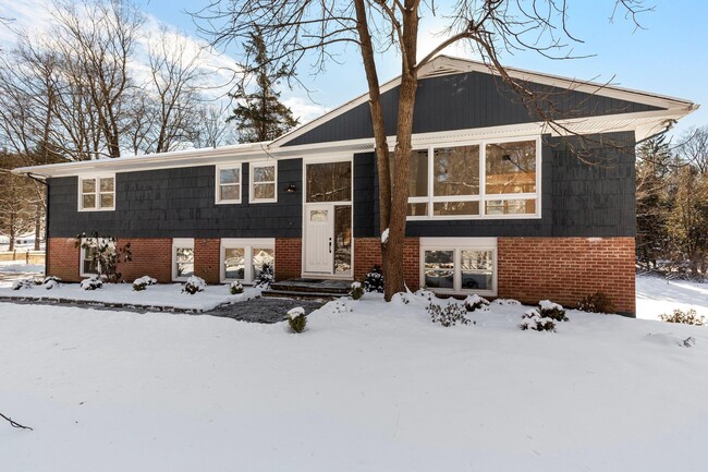 507 Millwood Rd in Chappaqua, NY - Building Photo - Building Photo