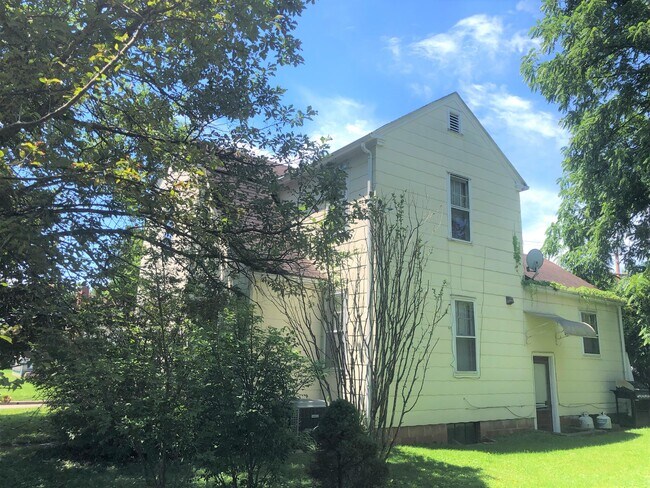 25 Hudson Ave in Athens, OH - Building Photo - Building Photo