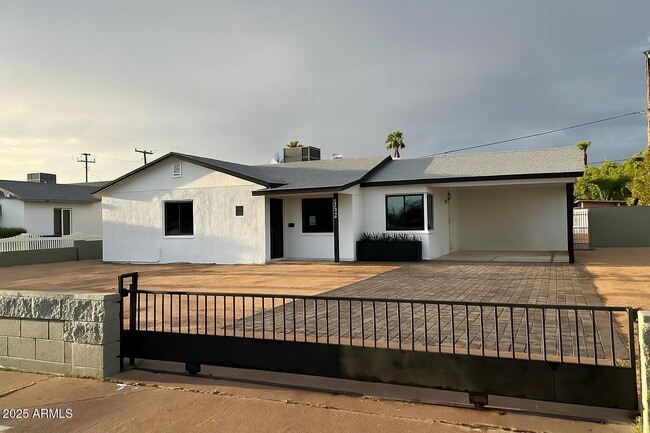 property at 1630 E Catalina Dr