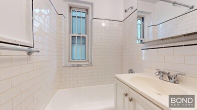 1 Jane St in New York, NY - Building Photo - Building Photo