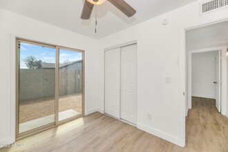 1459 E Taylor St in Phoenix, AZ - Building Photo - Interior Photo