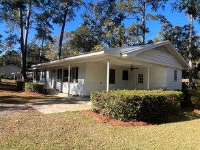 213 Tucwal St in Thomasville, GA - Building Photo - Building Photo