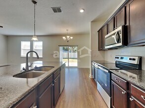 905 Walden Pond Dr in Plant City, FL - Building Photo - Building Photo