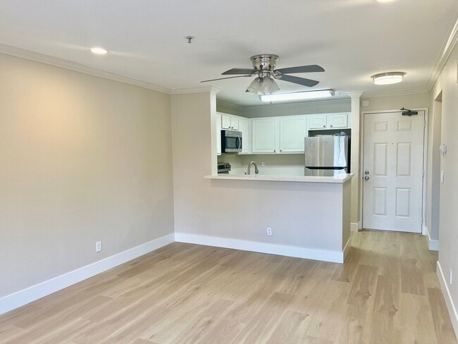 8889 Caminito Plaza Centro, Unit Villa Vicenza, Unit Villa Vicenza