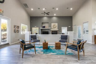 Silver Creek Apartments in Las Vegas, NV - Building Photo