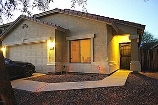 2564 W Preserve Way in Phoenix, AZ - Building Photo