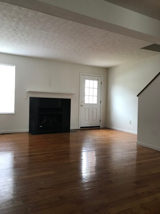 4191 Otter Creek Dr in Amelia, OH - Foto de edificio