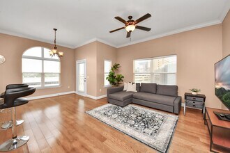 2203 Dorrington St in Houston, TX - Foto de edificio - Building Photo