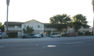 Valley Manor Apartments in San Jose, CA - Building Photo - Building Photo