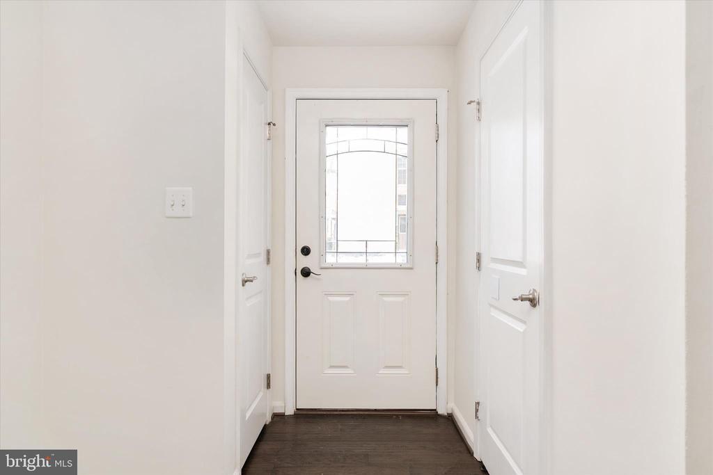 7627 Hamilton Xing in Severn, MD - Building Photo