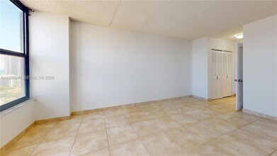 2500 Parkview Dr, Unit 1909 in Hallandale Beach, FL - Building Photo - Building Photo