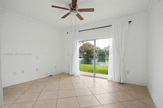 1731 NW 96th Terrace in Pembroke Pines, FL - Foto de edificio - Building Photo
